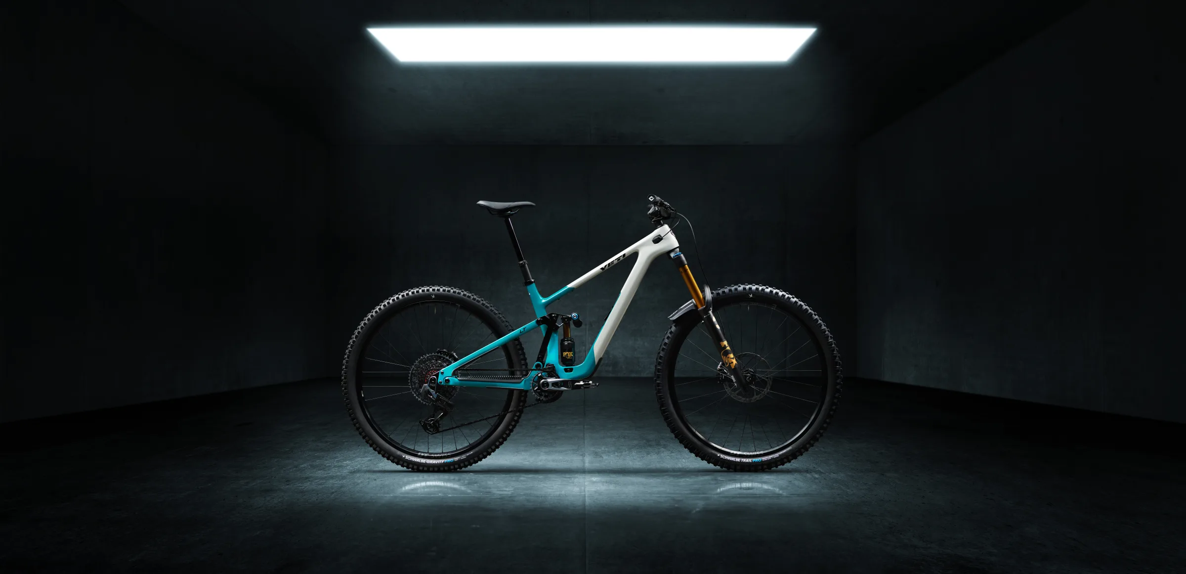 Yeti LT in TURQ, studio on black